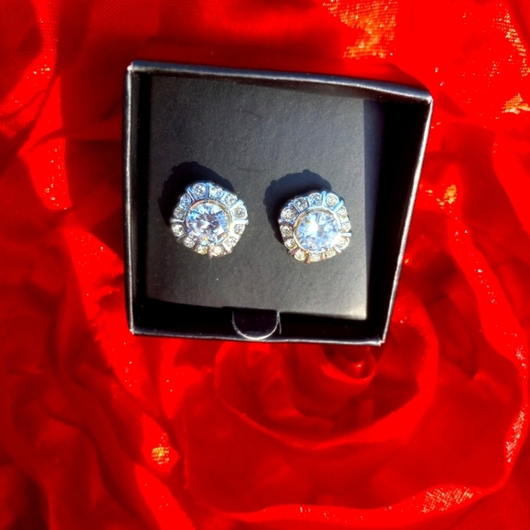 Diamond Studs - Picture 1 of 3